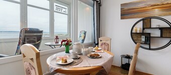 Apartment 'Förde-Traumblick 2' with Sea View, Balcony and Wi-Fi