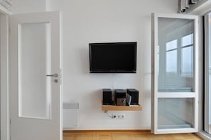 Interior - Apartment 'Förde-Traumblick 2' with Sea View, Balcony and Wi-Fi (Laboe)