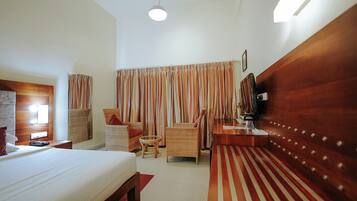 Superior Double Room | Desk, laptop workspace, soundproofing, free WiFi