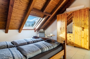 2 Schlafzimmer, BĂŒgeleisen/BĂŒgelbrett, kostenloses WLAN, BettwĂ€sche