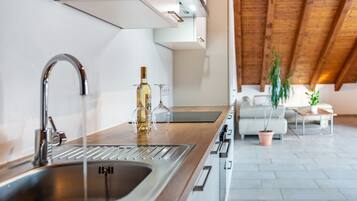 Kühlschrank, Ofen, Herdplatte, Geschirrspüler