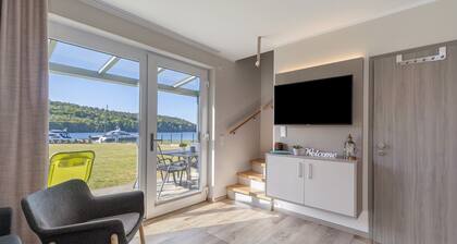 Holiday Apartment 1 with Shared Garden and Wi-Fi