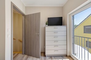 Interior - Apartment 'Ferienwohnung 4' with Shared Garden and Wi-Fi (Joachimsthal)