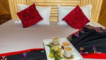 Luxury Villa, Mountain View | 2 bedrooms, premium bedding, pillow-top beds, soundproofing