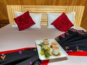 Luxury Villa, Mountain View - Ashapuri Cottage (Sainj)