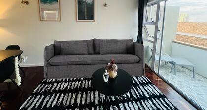 1 bedroom apartment in vibrant Sea Point, 300m from the Promenade!