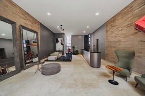 Interior entrance - Forever W&L Building (Medellín)