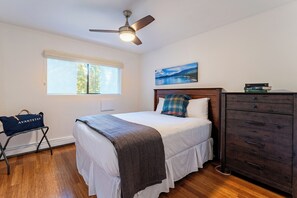 4 bedrooms, iron/ironing board, travel crib, free WiFi - Walk to Lake, Dining+Shops | 5mins to Ski Resort | Incline Paradise by AvantStay (Incline Village)