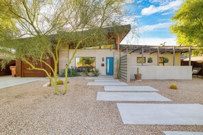 Exterior - Sundrenched by AvantStay | Pool, Mins to Old Town (Scottsdale)