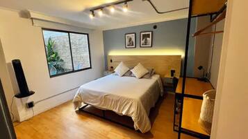 4 bedrooms, WiFi, bed sheets