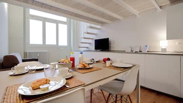 Honeymoon Loft, 1 Double Bed with Sofa bed, Kitchen