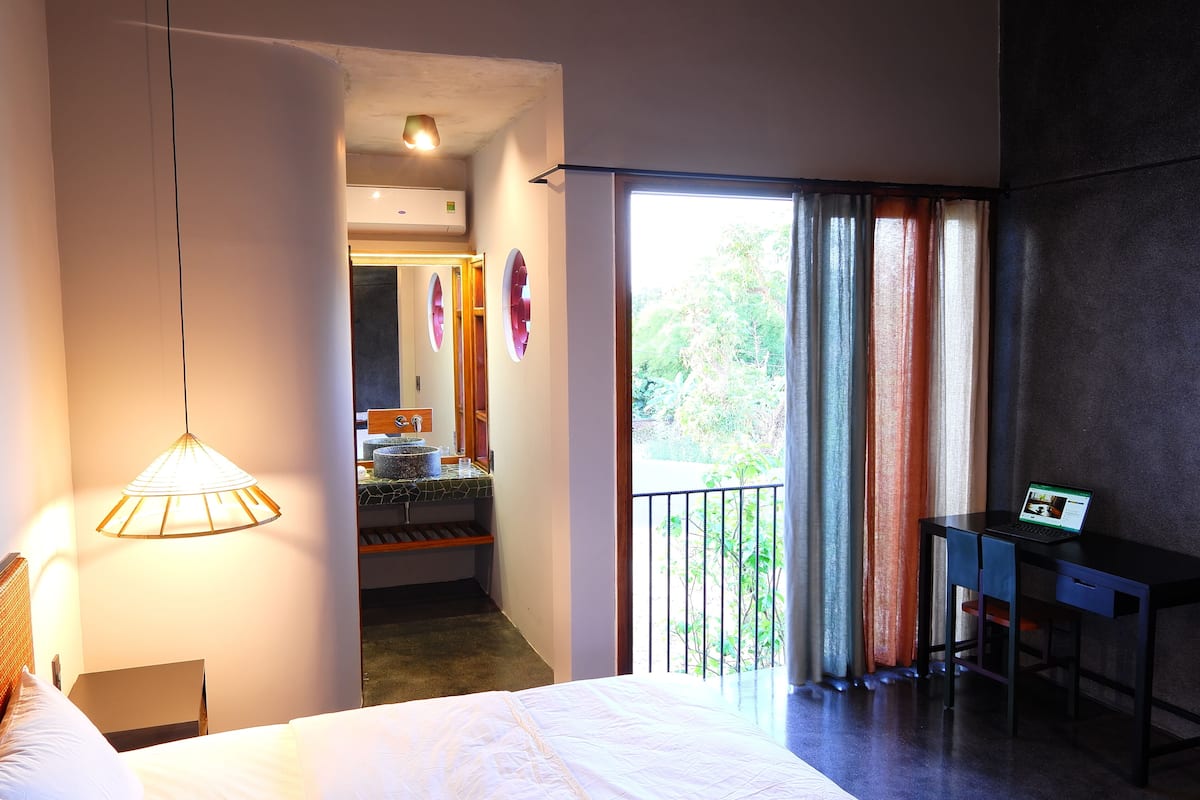 Doppia Deluxe uso singolo, balcone, vista giardino | Una scrivania, Wi-Fi gratuito