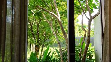 Habitación doble estándar de uso individual, vista al jardín | Escritorio y wifi gratis