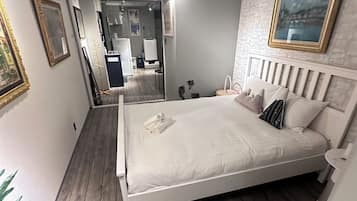 Comfort Condo | 1 bedroom, blackout drapes, free WiFi, bed sheets