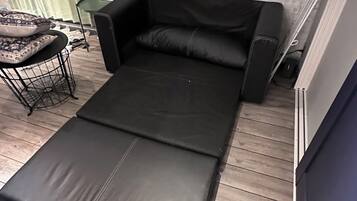 Comfort Condo | 1 bedroom, blackout drapes, free WiFi, bed sheets