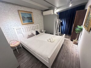 1 bedroom, blackout curtains, free WiFi, bed sheets - Baden2 MINPAKU STYLE ART HONMACHI (Osaka)