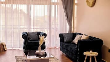 Apartamento económico, vistas a la colina | Zona de estar