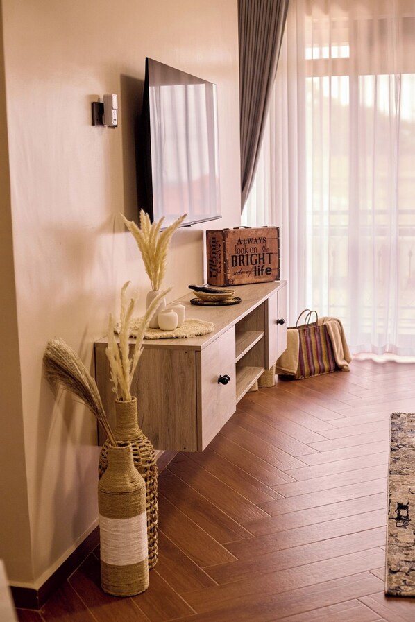 Departamento económico, vista a la colina | Área de sala de estar