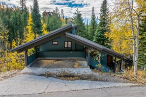 Exterior - Solitude on Mtn w/NEW Private HotTub-Mtn Views-Wood Fireplace-Grill-Covered Parking-W/D-Decks-DogsOK (Steamboat Springs)