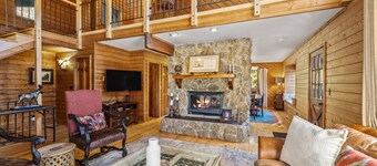 Gorgeous Solitude on Mtn & Woody Creek + NEW Private HotTub!-Views-Fireplace-Grill-Decks