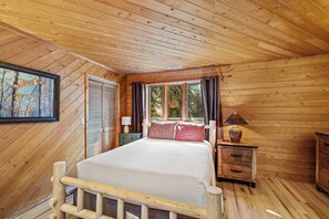 3 bedrooms, desk, iron/ironing board, WiFi