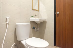 Villa, balcón | Baño | Regadera, toallas, jabón, shampoo 