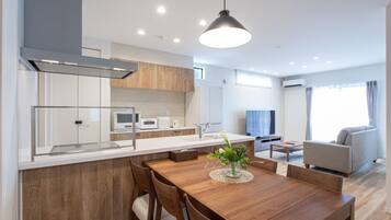 Comfort Villa, Bay View | 3 bedrooms, blackout drapes, iron/ironing board, free WiFi