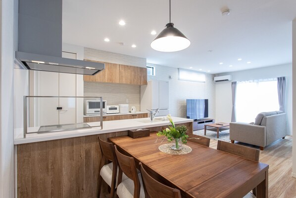 Comfort Villa, Bay View | 3 bedrooms, blackout drapes, iron/ironing board, free WiFi