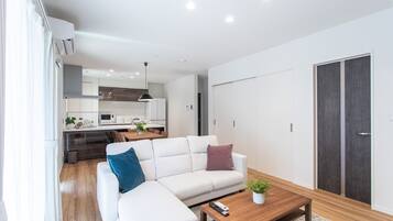 Comfort Villa, Bay View | 3 bedrooms, blackout drapes, iron/ironing board, free WiFi