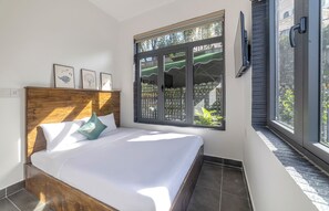 1 bedroom, minibar, individually furnished, desk