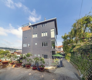 Front of property - D View Hotel (Da Lat)