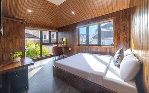 Deluxe Double Room | Minibar, individually furnished, desk, laptop workspace