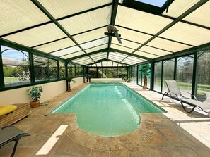 A heated pool - La maison des tilleuls with swimming pool for 8 people (Saint-Sulpice-sur-Risle)