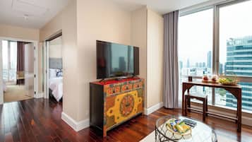 Apartment, 2 Bedrooms, Balcony, Garden View | Living room