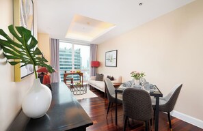 Apartment, 2 Bedrooms, Balcony, Garden View | Living room