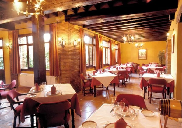 Restaurant - Hotel La Casa Grande del Burgo (El Burgo)