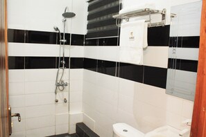 Bathroom - Ramat Luxury Hotel (Kumasi)