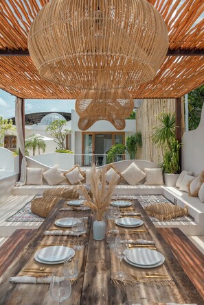 Luxury Villa, Pool View | Dining room