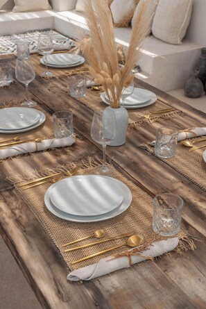 Outdoor dining