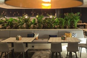 Dining - Holiday Inn - the Niu, Kettle Stuttgart Vaihingen, an IHG Hotel (Stuttgart)