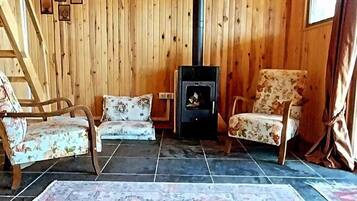 Bungalow | 1 bedroom, individually decorated, individually furnished, free WiFi