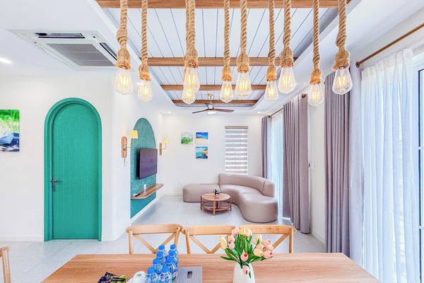 Family Villa, 4 Bedrooms, Kitchen, Beach View | Living area