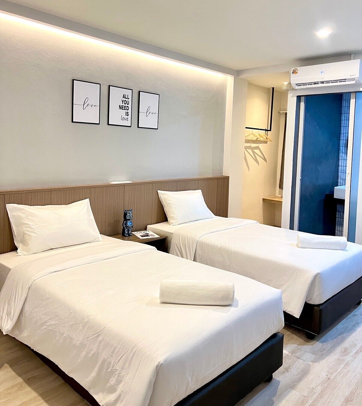 Superior Twin Room, Non Smoking, City View | Desk, free WiFi