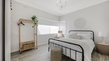 3 bedrooms, iron/ironing board, free WiFi, bed sheets