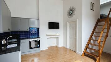 City-Studio, 1 Doppelbett, Nichtraucher, Küche | Eigene Küche | Kühlschrank, Mikrowelle, Ofen, Herdplatte
