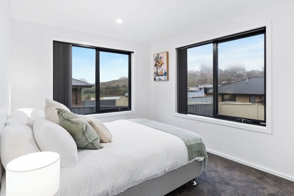 4 bedrooms, iron/ironing board, free WiFi, bed sheets