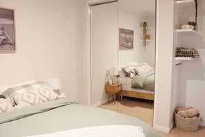 4 chambres, bureau, Wi-Fi gratuit, draps fournis