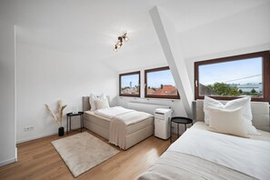 2 bedrooms, travel crib, free WiFi, bed sheets