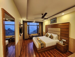 Deluxe Double Room | Desk, iron/ironing board - Hotel Snow Lotus (Shimla)