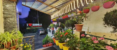 Entrée de l’hébergement